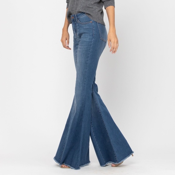 Last 1- Store Closing‼️ High Rise Flare Jeans - Picture 8 of 12